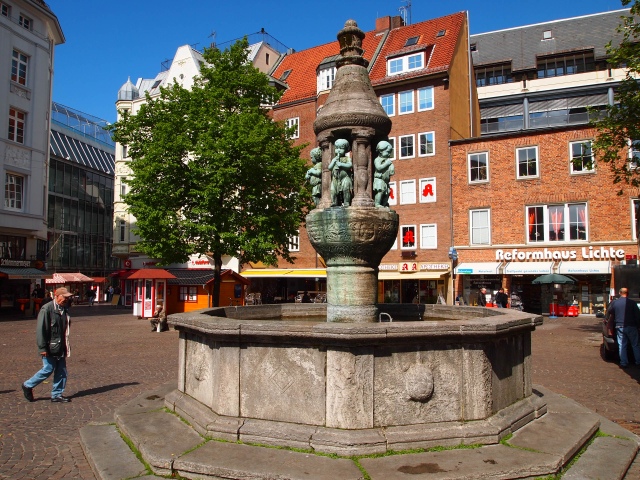 Klik om de foto groter te zien (640x480 pixels; 195 KB)